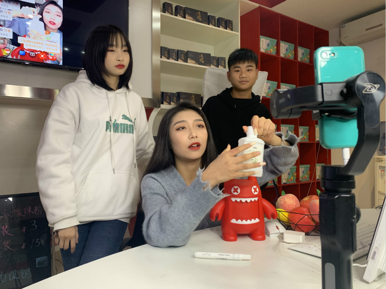 嗨爆雙十一|新華校內購物狂歡根本停不下來