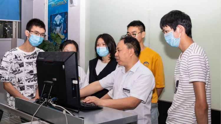 清晨中微光下，一位職業教育老師幸福時刻的自白 