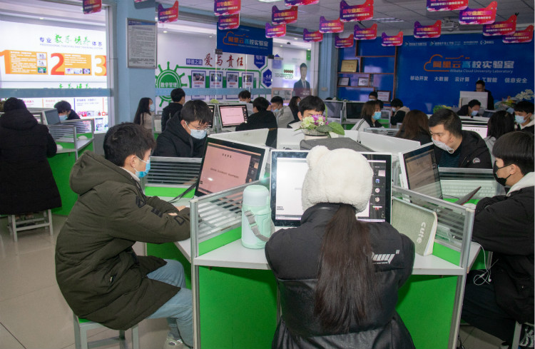 四川新華第十一屆“新華杯”全國職業技能大賽決賽啟動儀式正式開幕！