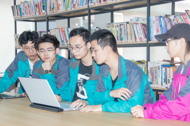 四川新華第十一屆“新華杯”全國職業技能大賽決賽啟動儀式正式開幕！