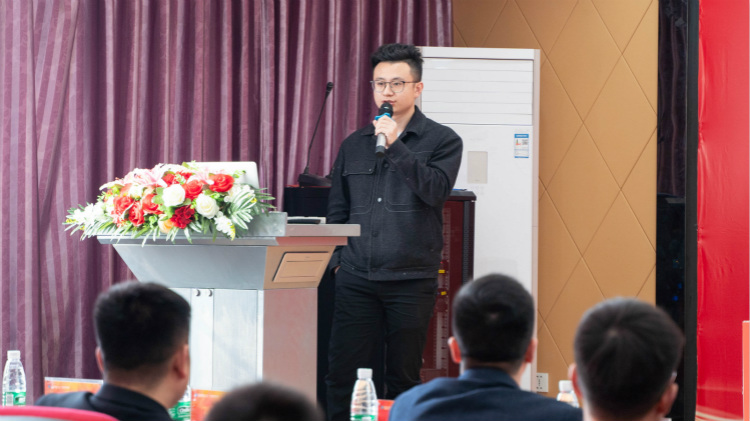 “互聯(lián)筑夢 創(chuàng)贏未來”2021四川新華春季人才預(yù)定會盛大啟動