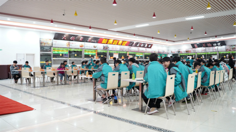 師生鬧元宵，四川新華陪你一起過大年！