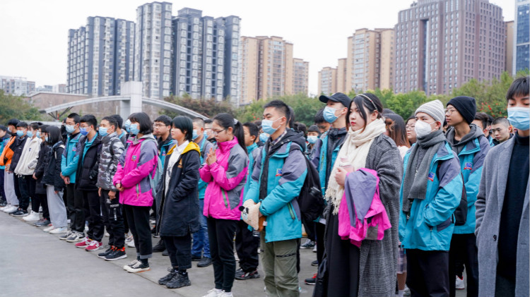 新生見(jiàn)面會(huì)開學(xué)的第一課——院長(zhǎng)助理寄語(yǔ)