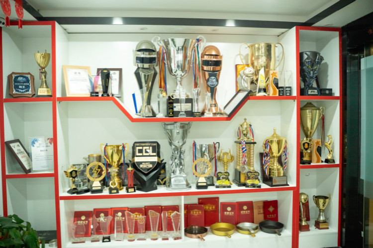 重磅！四川新華又一電競少年簽約國內頂級AG俱樂部！