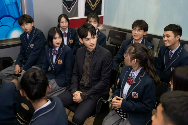 馬可來新華重拾校園生活，青春“競”是精彩！