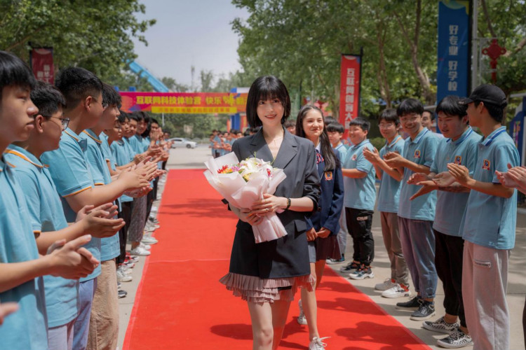 新華互聯網科技攜手知名演員，開啟職業教育新機遇