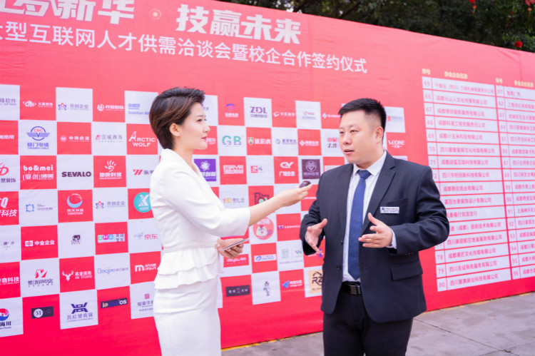 來新華學互聯網技術，讓未來多一種可能