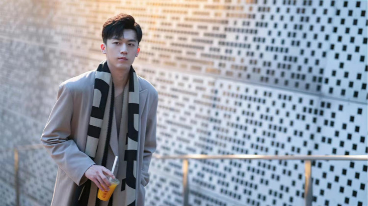 明星進(jìn)校園丨如果你在新華見(jiàn)到了他請(qǐng)不要驚訝！