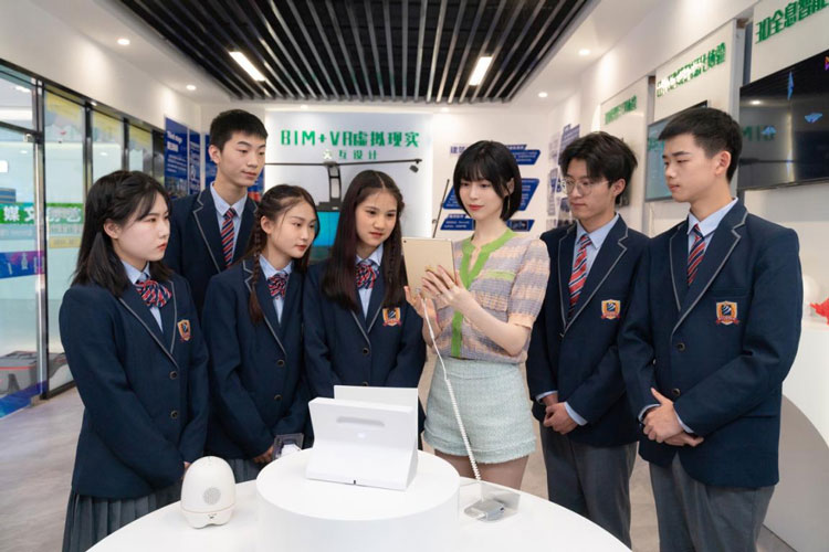 明星@擇校選專業的你，上職校我們共同推薦新華！