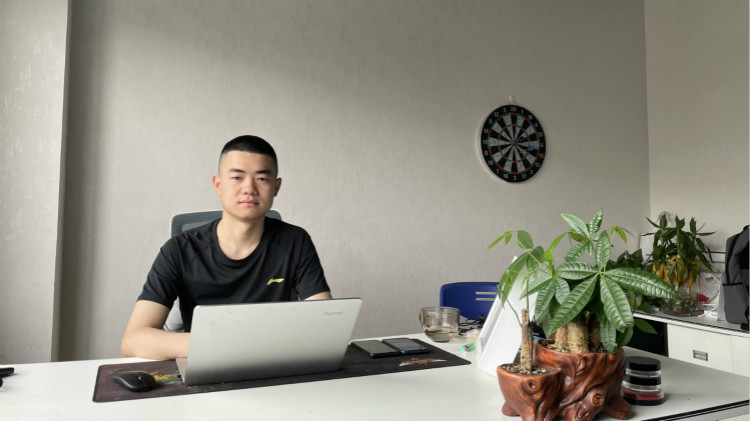 創(chuàng)業(yè)不怕年少，放棄上大學(xué)機(jī)會，19歲創(chuàng)業(yè)成功