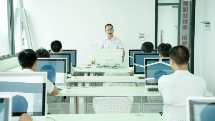 四川新華聚焦產業需求，打造高技能人才培訓基地！