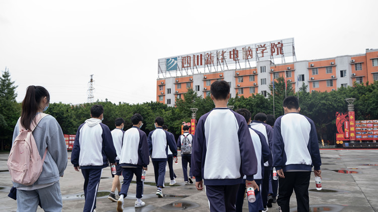 初中分流提前擇校，選擇新華實現(xiàn)彎道超車！