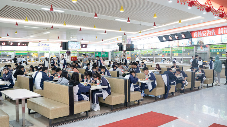 初中分流提前擇校，選擇新華實現(xiàn)彎道超車！