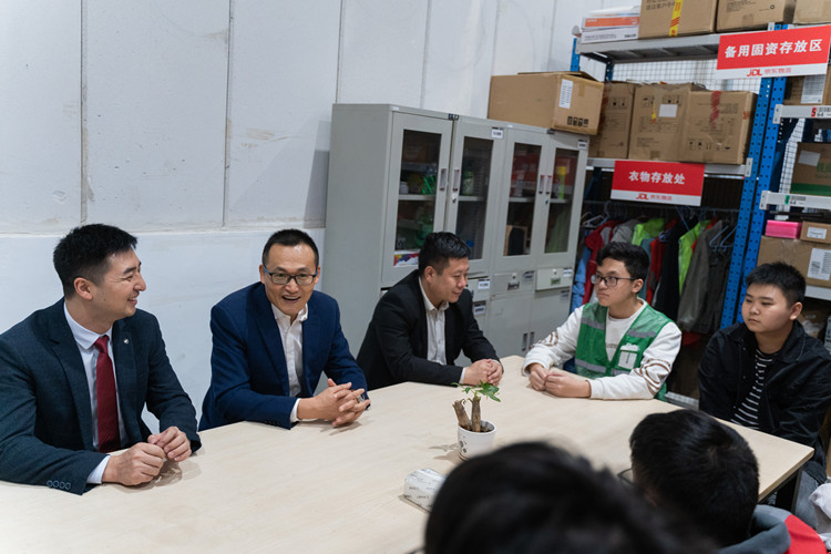情系學子|院校領導走訪京東，看望電商實訓學生！