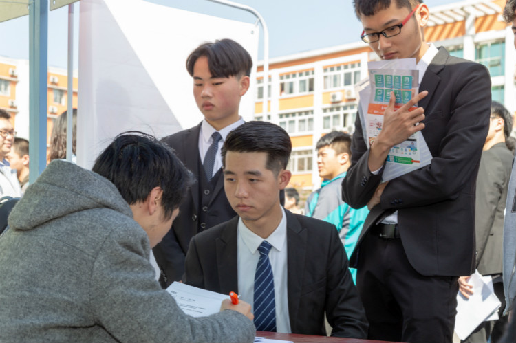 新華攜手名企，定向委培人才，讓學(xué)生好就業(yè)、就好業(yè)！