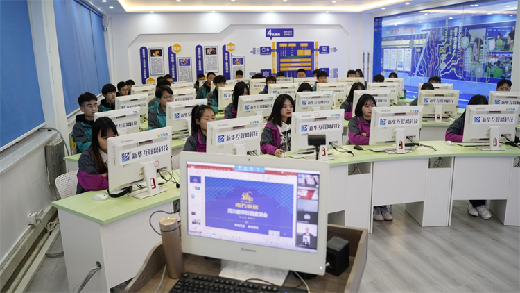 【央視報道】春招進行時，企業“上門”預定新華電腦畢業生！