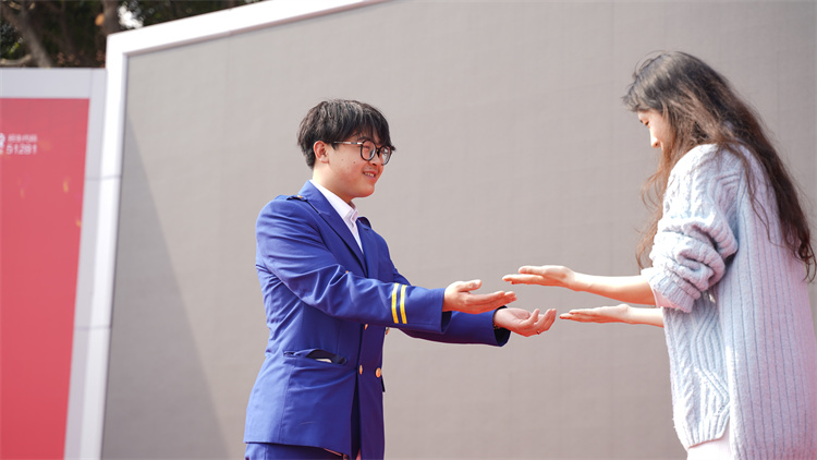 國防風采！新華國防少年不怕練！