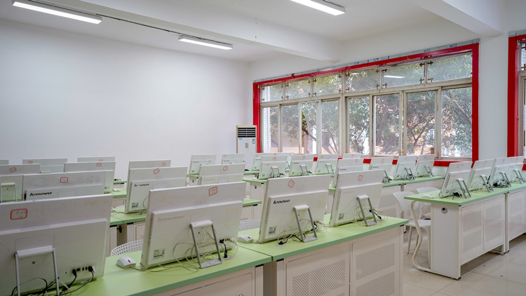 成都新華高級技工學(xué)校升格儀式即啟幕!優(yōu)勢有哪些?