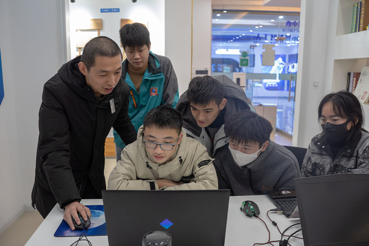 新華互聯網科技培養新時代職業技能人才