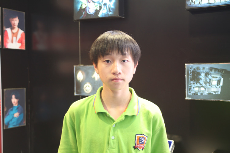 轉學逐夢，競技新華