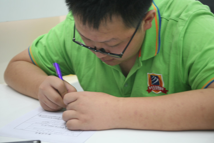 新生學(xué)子|登峰造極，德才并育