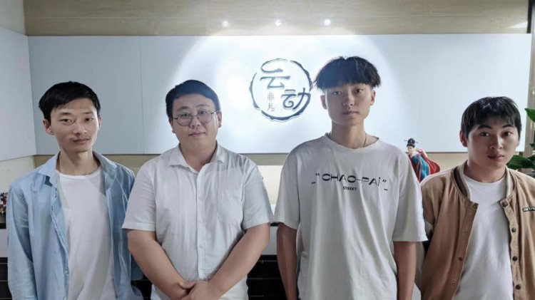 關懷從未停止——成都新華回訪畢業學子