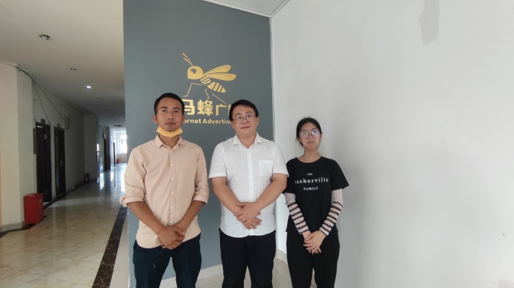 關懷從未停止——成都新華回訪畢業學子