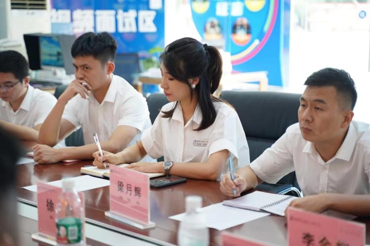 成都新華與新蔚航空開(kāi)展校企合作交流會(huì)圓滿舉行