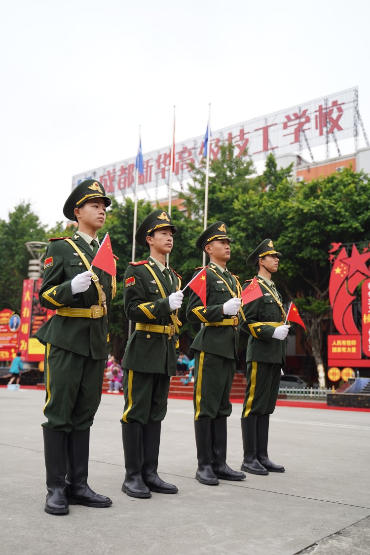 新華國(guó)旗護(hù)衛(wèi)隊(duì)|青春與國(guó)旗同在！