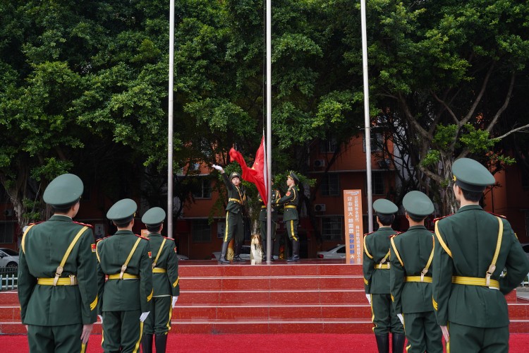 二十大奮進(jìn)譜華章，新華緊隨育棟梁