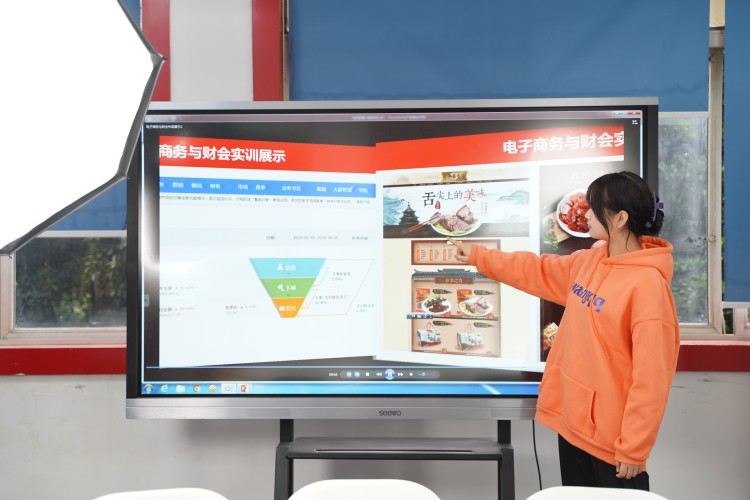 優(yōu)秀學(xué)子|京東實(shí)習(xí)再得佳績，新華學(xué)習(xí)更創(chuàng)新高