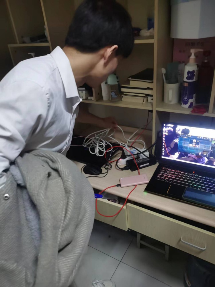 筑牢安全防線，建設(shè)新華校園