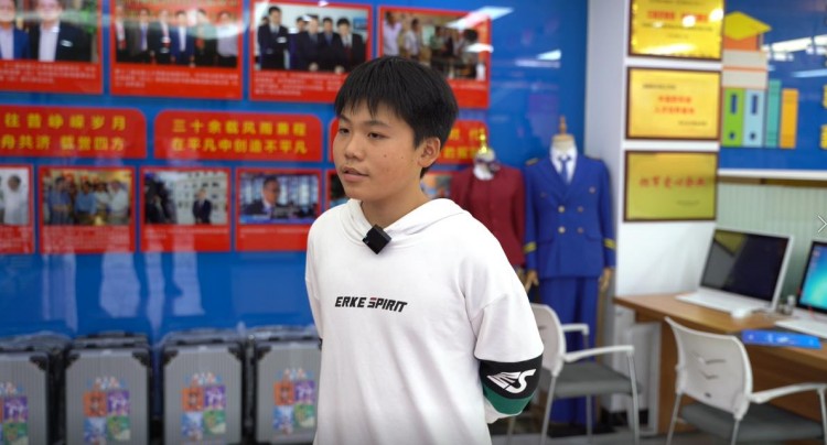 轉(zhuǎn)校來新華，用愛灌溉未來