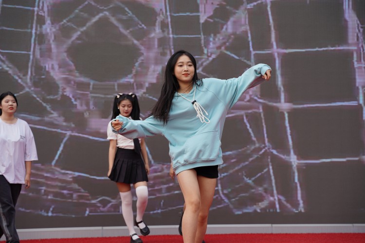 嗨翻全場!新華雙十一活動火爆來襲 !