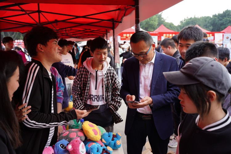 嗨翻全場!新華雙十一活動火爆來襲 !