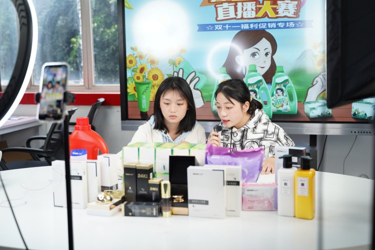 嗨翻全場!新華雙十一活動火爆來襲 !