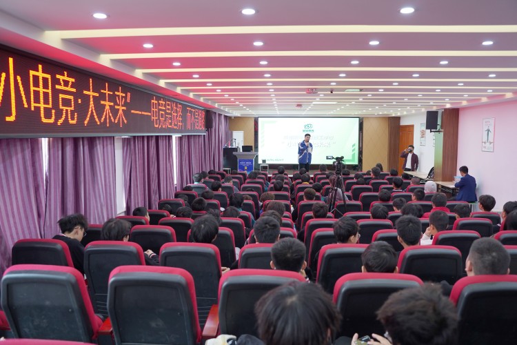 就業(yè)不迷茫！把孩子交給新華，您就放心吧