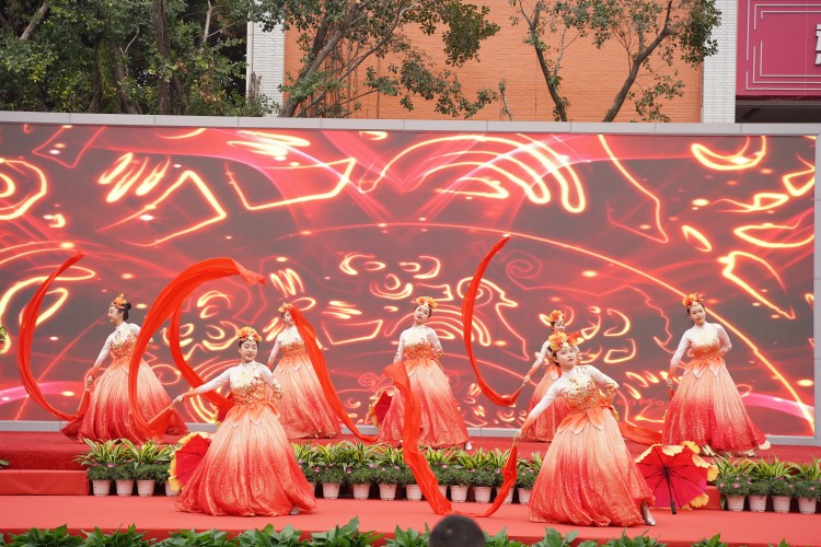 校企共建育“雙高”精英，新華教育培大國工匠