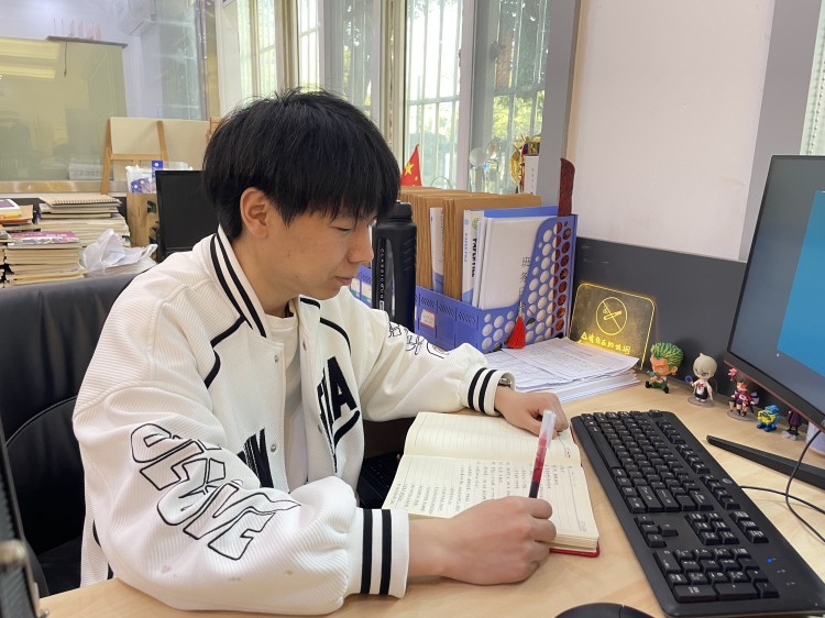 新華90后老師這樣說：不以規(guī)矩，不成方圓