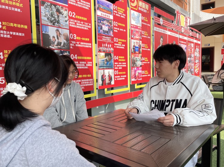 新華90后老師這樣說：不以規(guī)矩，不成方圓