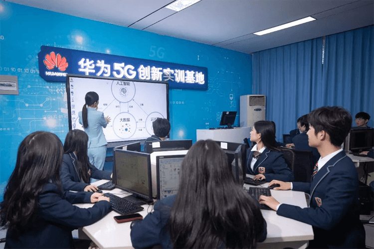 孩子不想上學，選擇打工還是來成都新華學技術