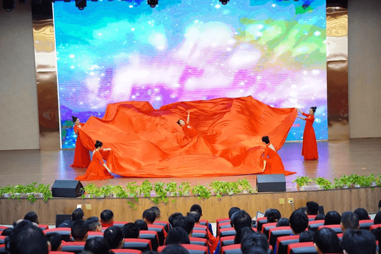 發(fā)布會圓滿落幕,成都新華又獲一項(xiàng)省級榮譽(yù)