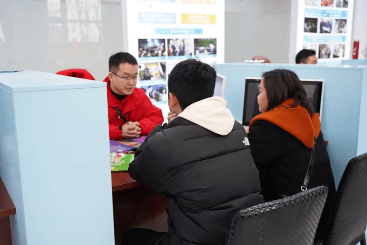 職教面對面，成都新華330咨詢周來啦！