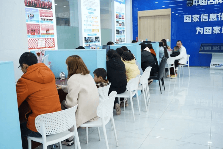 職教面對面，成都新華330咨詢周來啦！