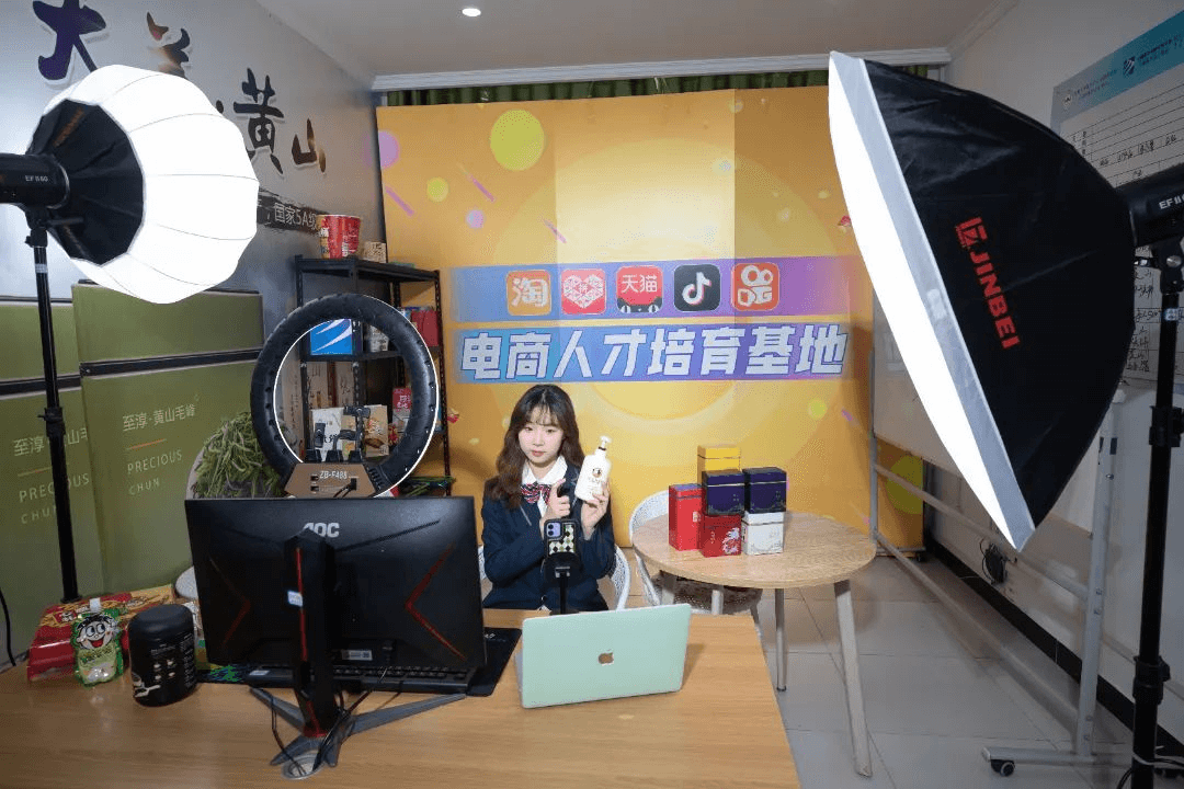 英雄不問(wèn)出處！職教學(xué)子同樣能站上全球競(jìng)技場(chǎng)