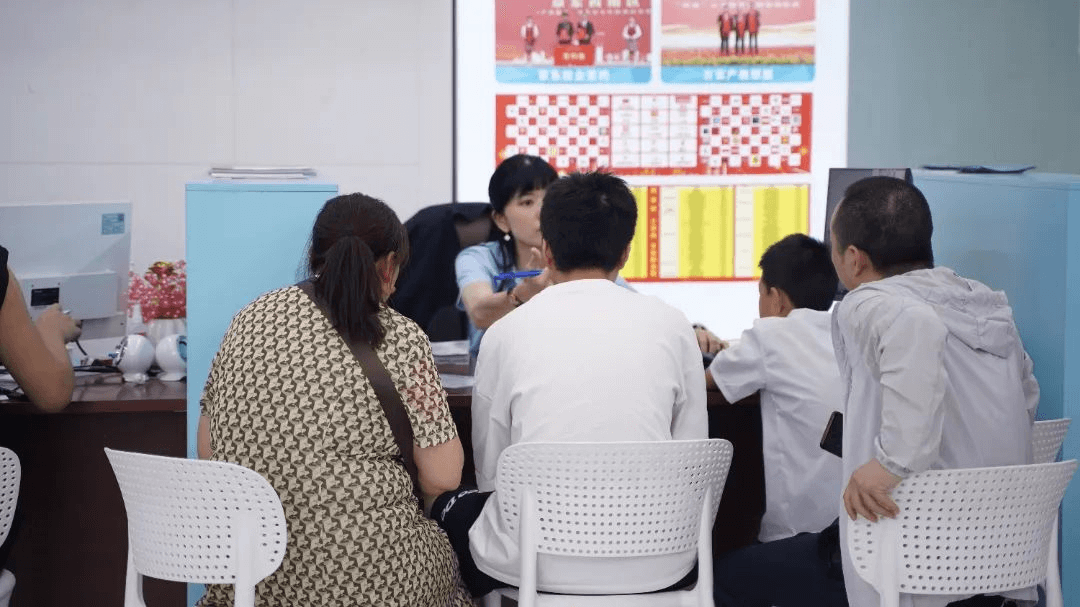 中考成績已陸續出爐，成都新華報名火熱