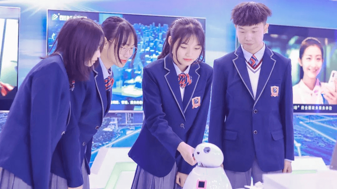 中考成績已陸續出爐，成都新華報名火熱