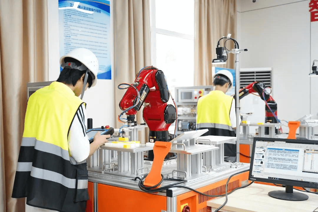 擇校不焦慮！選擇成都新華的六大理由！