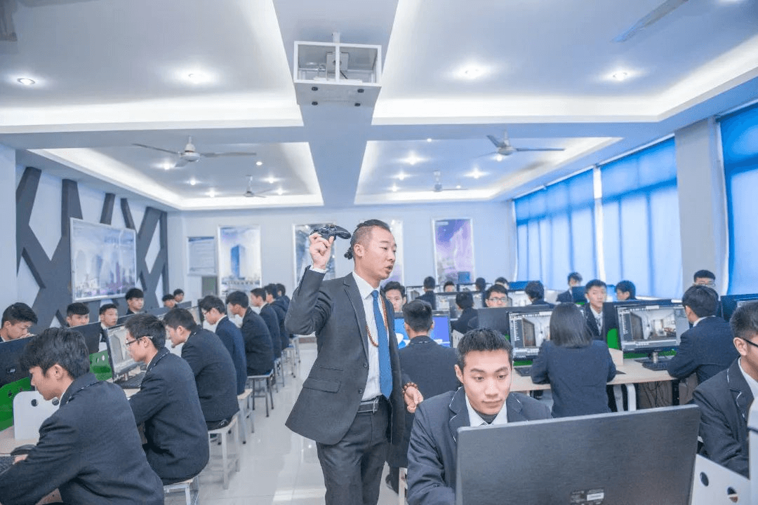 “白領”過剩？有一技之長更有安全感！