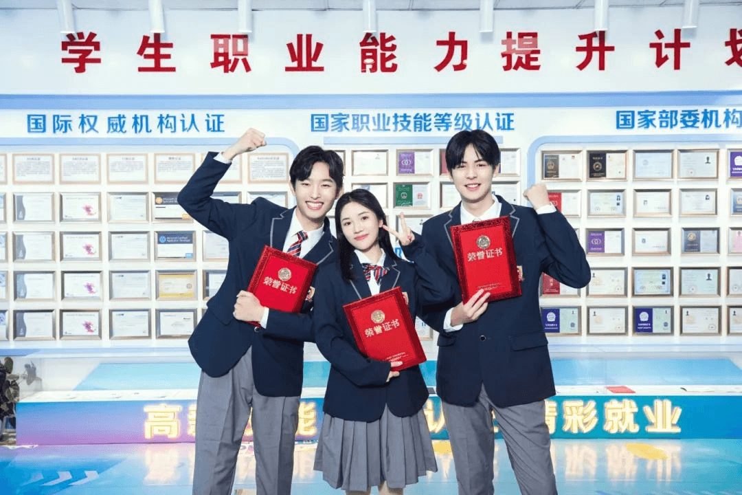 “白領”過剩？有一技之長更有安全感！